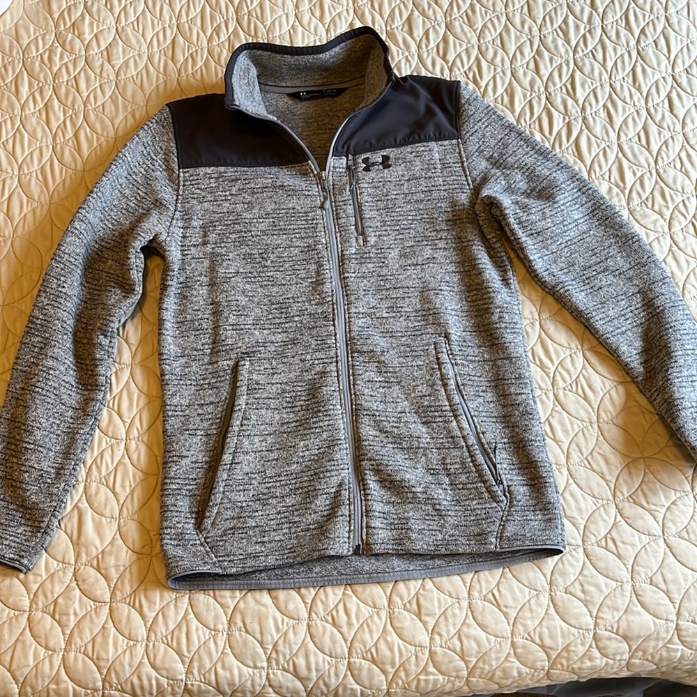 UnderArmour sweater